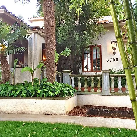 Portlandia Villa